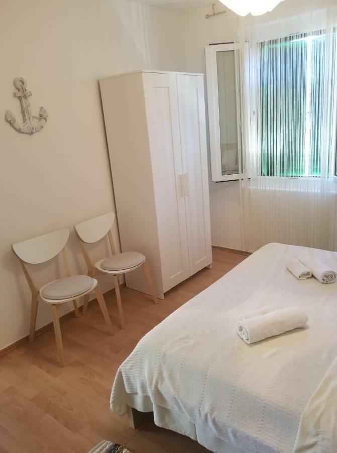 Apartment Diana - Great Location, Cosy 2 Bedroom, 2 Bathroom Apt Kukljica Exteriör bild